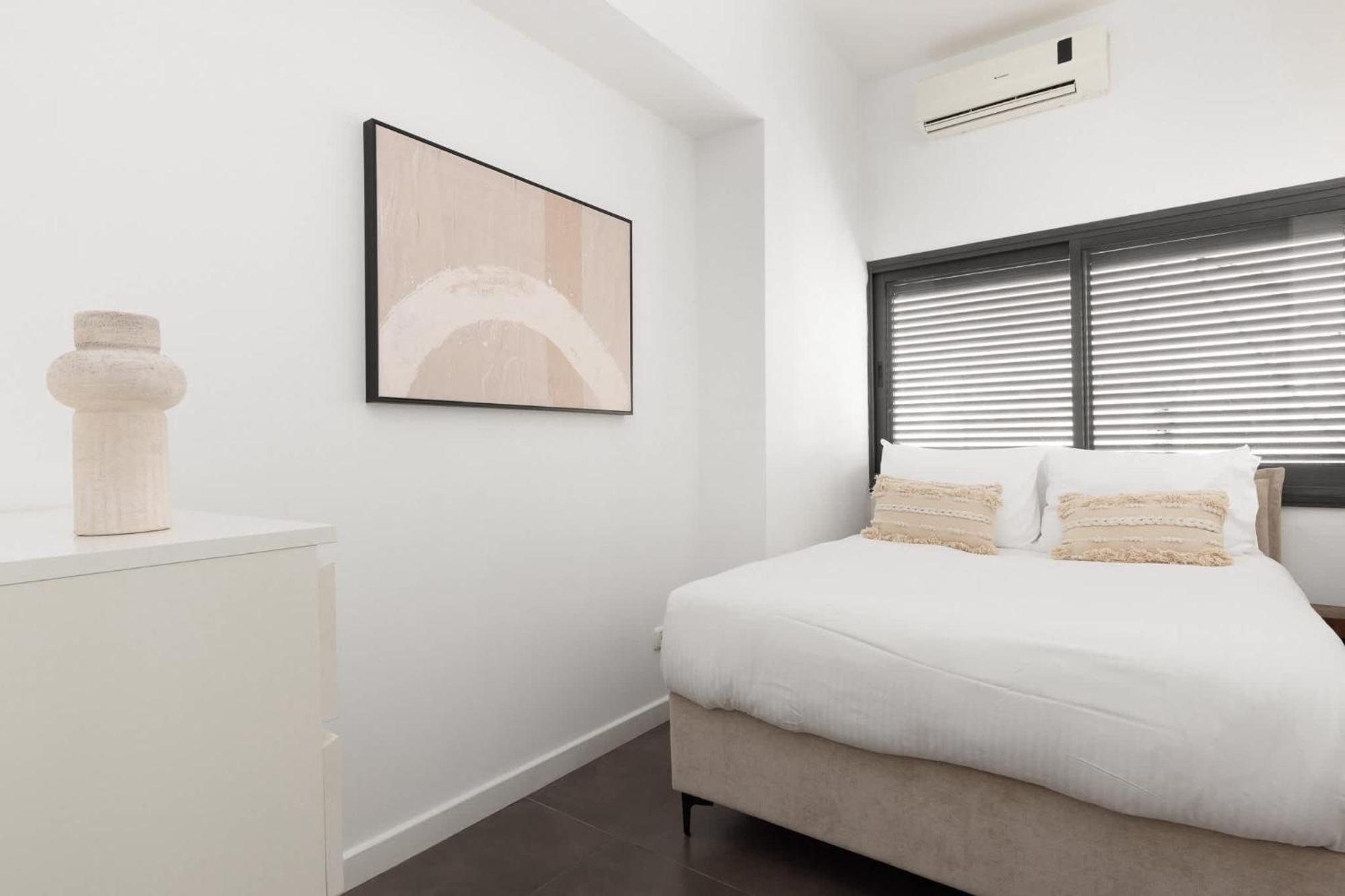 Calm And Spacious 3bdr Near Bograshov Apartment *